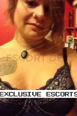 Caitlyn - picture 1 of 5