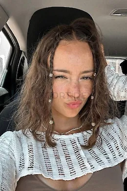 FERGIE - picture 1 of 6