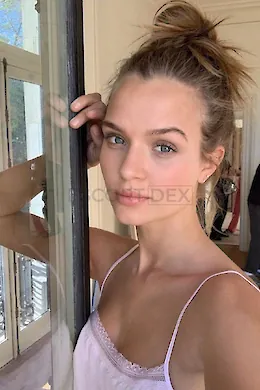 LILLIAN - picture 1 of 6