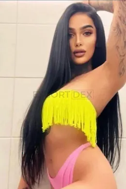 Ellie - picture 1 of 4