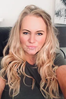 Nicole english - picture 1 of 4