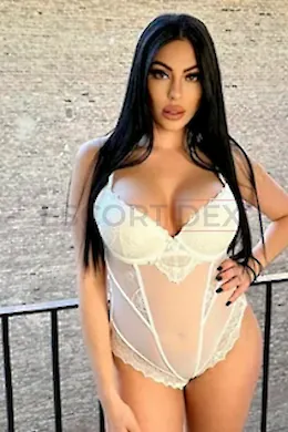 Isabella - picture 1 of 3