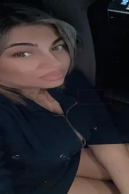 Amelia - picture 1 of 4