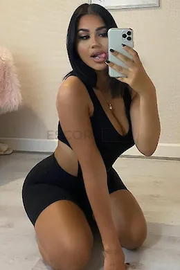 Anya - picture 1 of 5