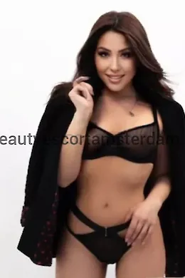 Antonia - picture 1 of 6