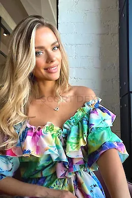 LAVELLE - picture 1 of 6