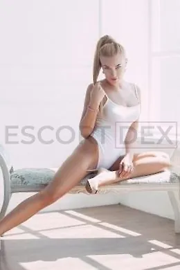 Polly - picture 1 of 5