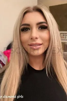 Julia - picture 1 of 4