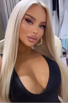 Gina - picture 1 of 4