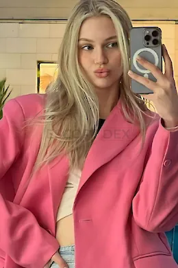 MONIQUE - picture 1 of 6