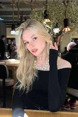 MONIQUE - picture 1 of 6