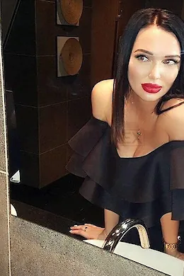 Madison - picture 1 of 4