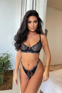 Antoina - picture 1 of 4