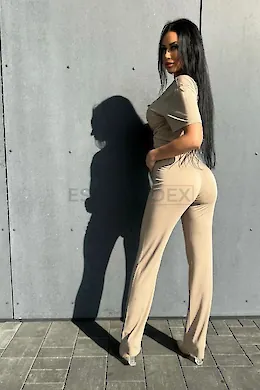 Ivy - picture 1 of 3