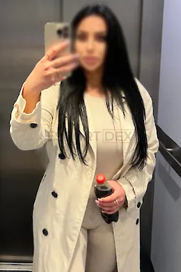 Ivy - picture 1 of 6