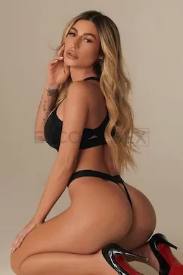 Brianna - picture 1 of 3