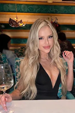 ESTHER - picture 1 of 6