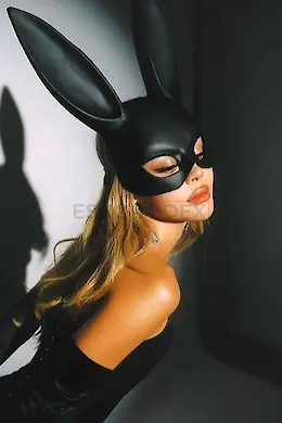 V (Mistreess) v - picture 1 of 6