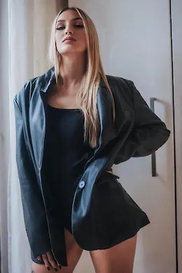 Diana - picture 1 of 6