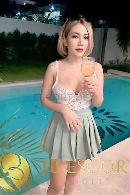 Olive - picture 1 of 4