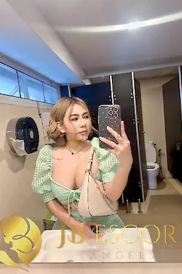 Olive - picture 1 of 4