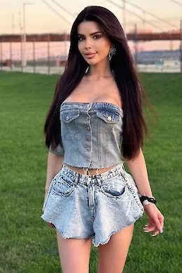 LAUREL - picture 1 of 6