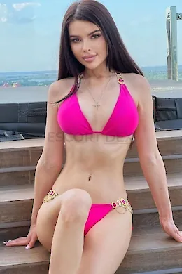 LAUREL - picture 1 of 6