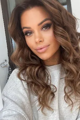 LEELA - picture 1 of 6