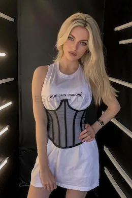 SHAZIA - picture 1 of 6