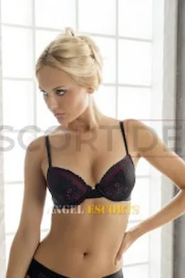 taylah - picture 1 of 5