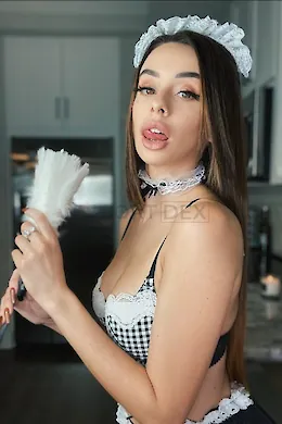 MALIA - picture 1 of 6