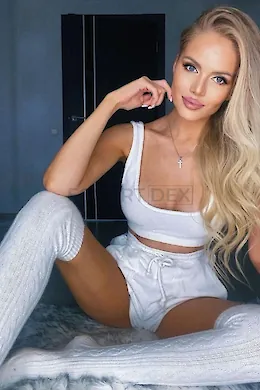 MIKELA - picture 1 of 6