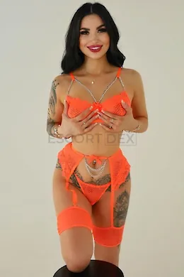 Yasemine - picture 1 of 6