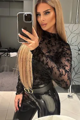 Simona - picture 1 of 5