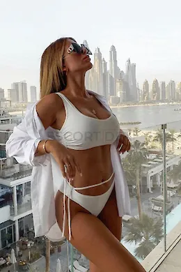 Simona - picture 2 of 5