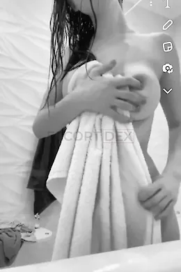 Lydia - picture 1 of 6