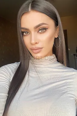 Laura - picture 1000000531 of 5