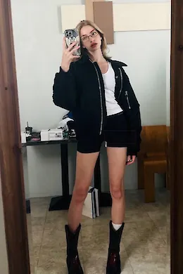 ELENA - picture 1 of 5