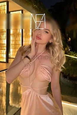 Natalia - picture 1 of 5