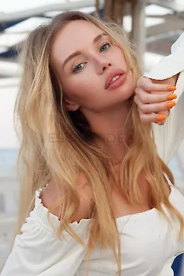 RUXY - picture 1 of 6