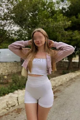 Lyla - picture 1 of 5