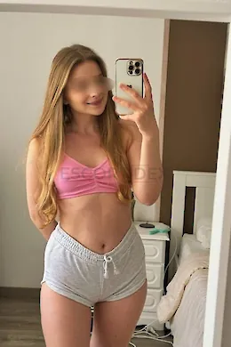 Lyla - picture 1 of 5