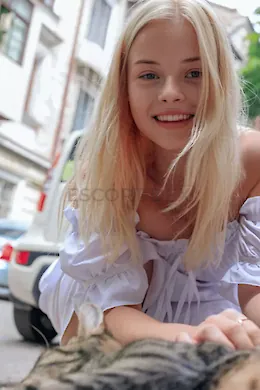 NAURA - picture 1 of 6