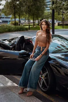 Elina - picture 1 of 5