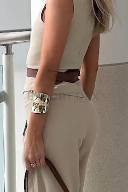 Nicole - picture 1 of 6