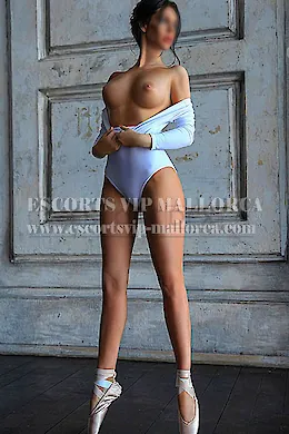 Natasha - picture 2 of 4