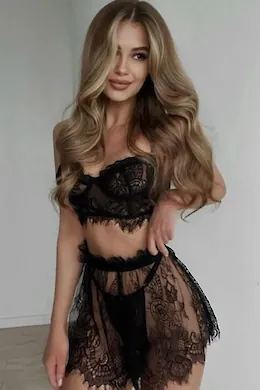 Nikki - picture 1 of 3