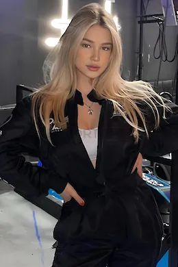 Lina - picture 1 of 3