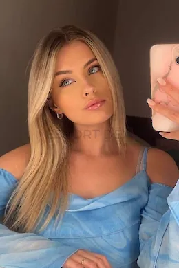 RENIE - picture 1 of 7