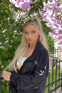 VEDETTE - picture 1 of 6